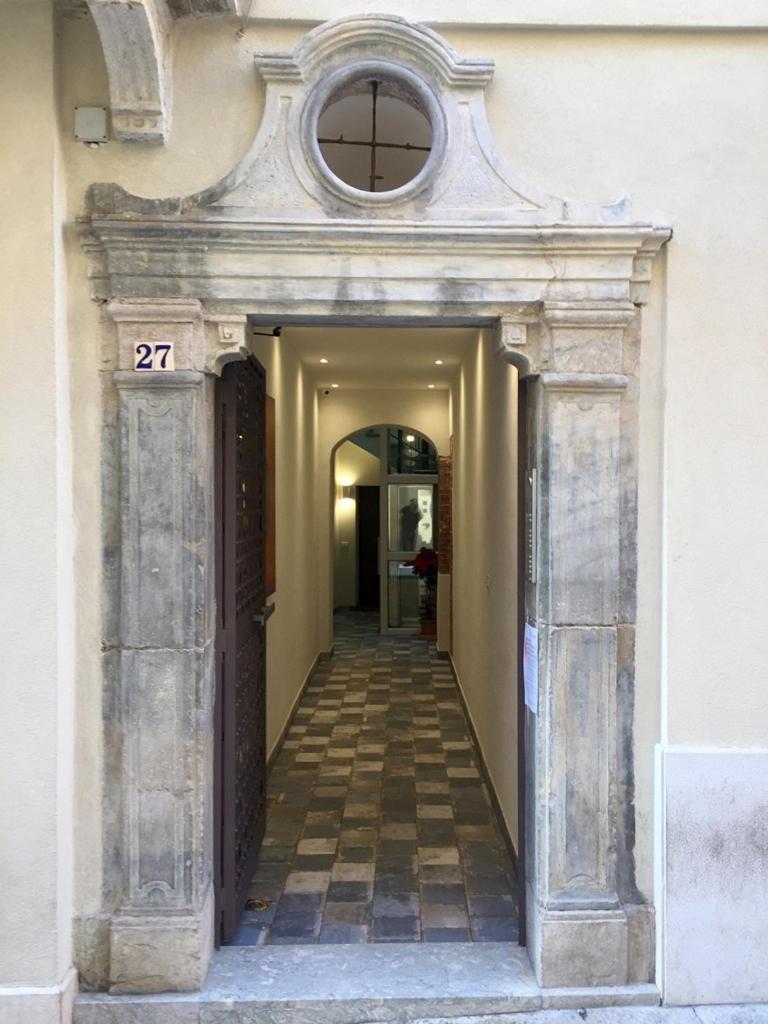 Della Cuba Vacanze Trapani Historic Center Екстер'єр фото